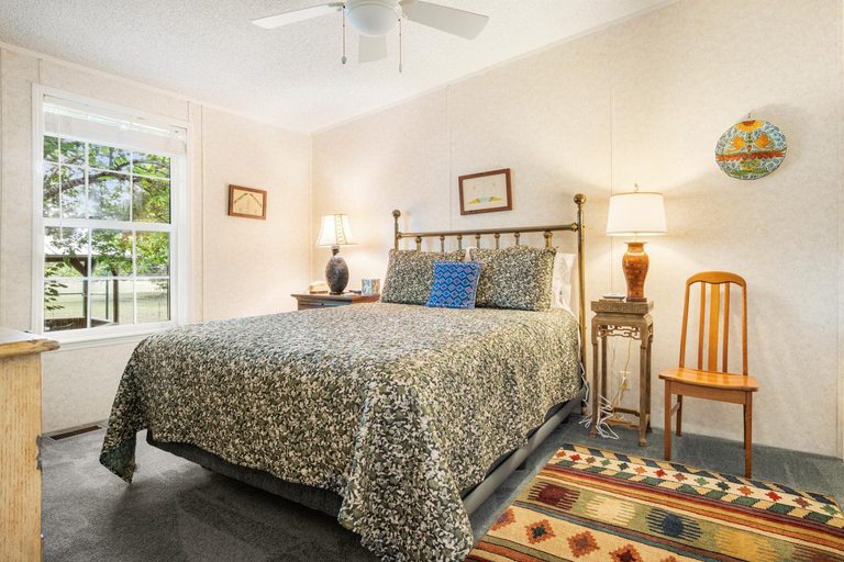 Bedroom 2, Roost House at Kingfisher Ranch, Bandera