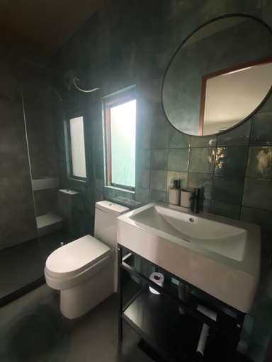 Bathroom, yaqtahostel, Trujillo