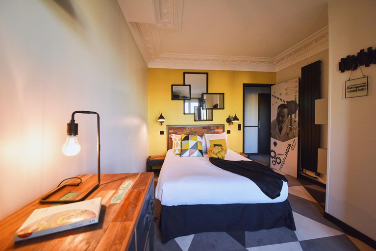 Bedroom 3, Madrigal Hotel, Paris