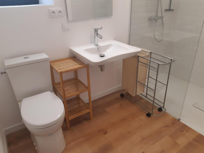 Bathroom 4, Holiday Home in Soturac with Private Pool, Lot