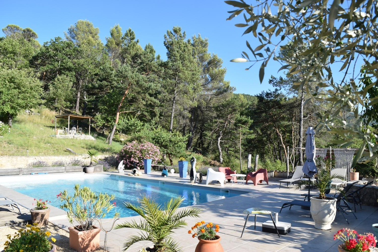 Sport & Beauty 2, Mas Des Collines Chambre de Charme avec vue et Piscine, Drôme