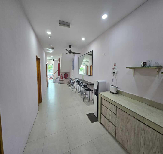 Others 5, First In Hotel, Kuala Langat