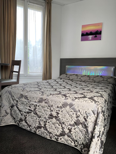Bedroom 2, Aero Hotel, Hauts-de-Seine