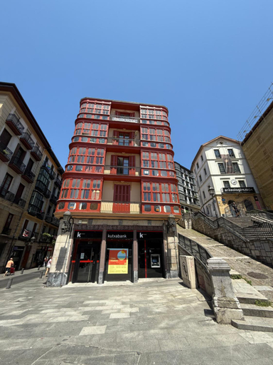 Others 5, Pension Matilde, Vizcaya
