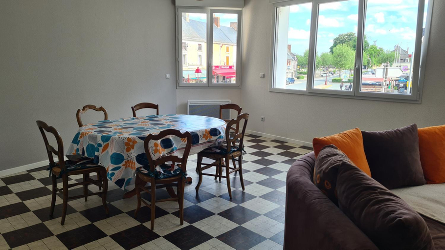 Others 4, Chez Delphine, Indre