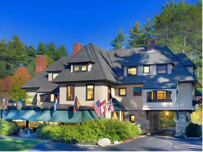 Exterior & Views