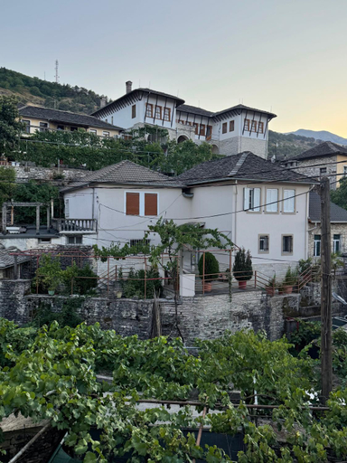 Others 4, The Stone Arch Inn, Gjirokastrës