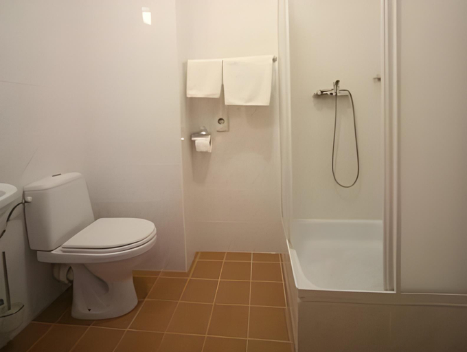 Bathroom 2, Eurohotel, Piaseczno