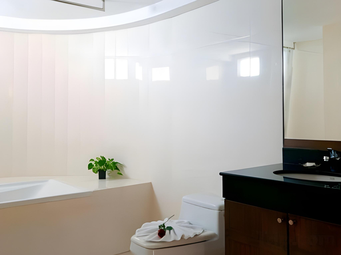 Bathroom 4, SM Grande Residence, Khlong Toey