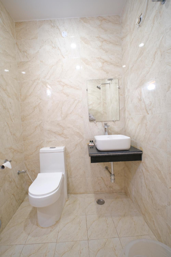 Bathroom 3, Vasu Palace, Faizabad