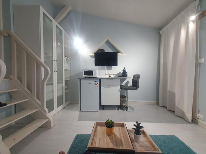 Others 2, La petite chambre bleue, Loiret