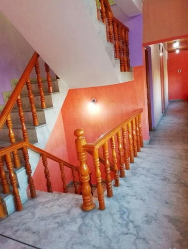 5, Hotel TAUHURA , Srinagar