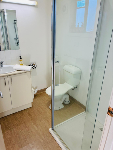 Bathroom 2, Cedar Apartments - Merrijig, Mansfield
