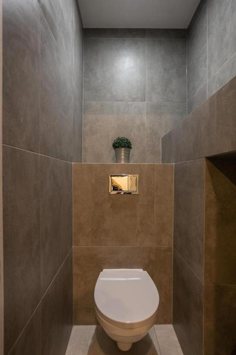 Bathroom, Rooms Center - dworzec PKP, rynek Wroclaw, Środa Śląska