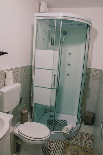 Bathroom 2, Mizzica Rooms, Palermo