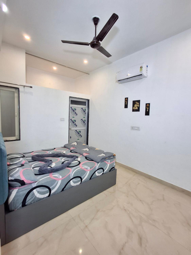 Bedroom 3, Hotel Diamond Palace, Sikar