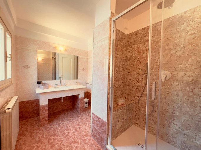 Bathroom 2, CASA PEPE - Fondi Vertice Rooms, Latina