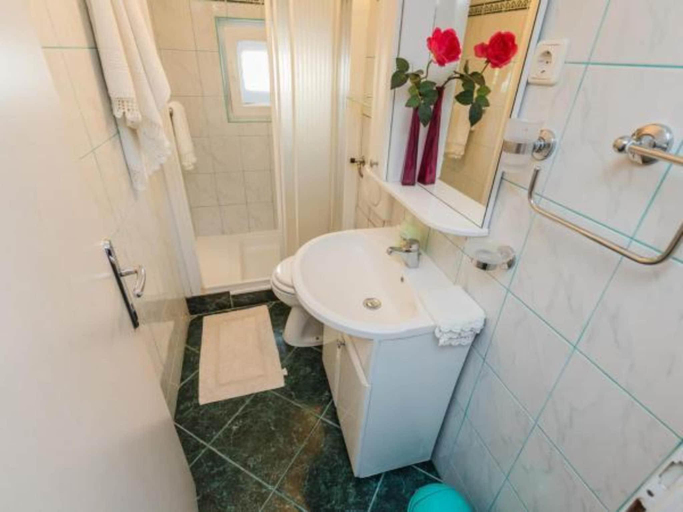 Bathroom 3, Apartments Roda - One Bedroom Apartment with Terrace Mira - ST, Supetar