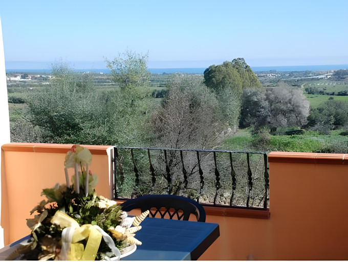 Others 3, Residence Li Troni, Nuoro