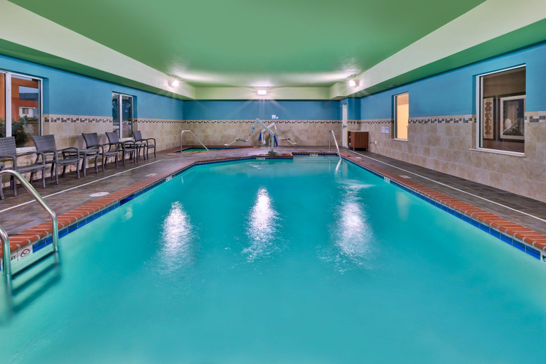 Sport & Beauty 5, Holiday Inn Express & Suites EFFINGHAM, Effingham
