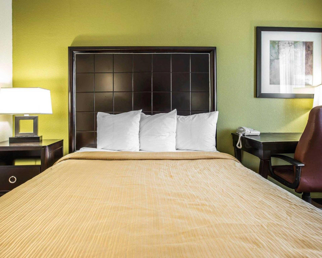 Bedroom 2, Comfort Suites Kings Bay, Camden