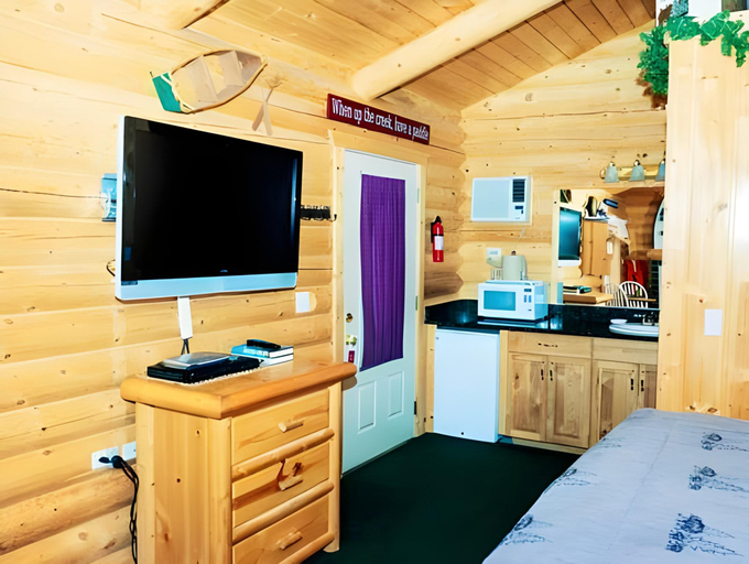 Bedroom 2, Cabin Creek Inn, Lincoln