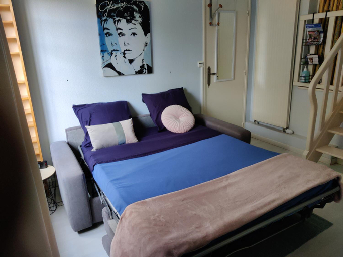 Others 4, La petite chambre bleue, Loiret