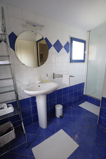 Bathroom 2, Les chambres de la Dombes, Ain