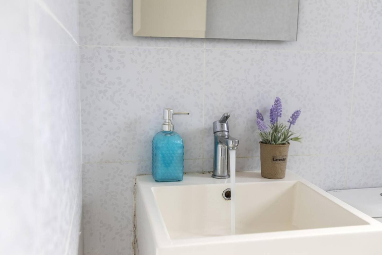 Bathroom 3, AirBnSea City Centre Side Sea view Apartments, Larnaca