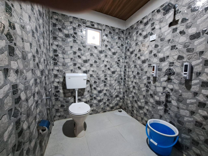 Bathroom, Wonder Hill, Shimla