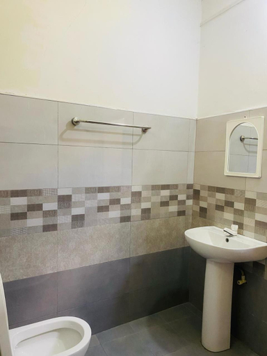 Bathroom 3, WIND BREEZE INn, N. Palatha East