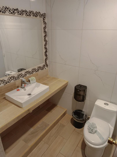 Bathroom 2, Bungalows Omar Deluxe, Compostela