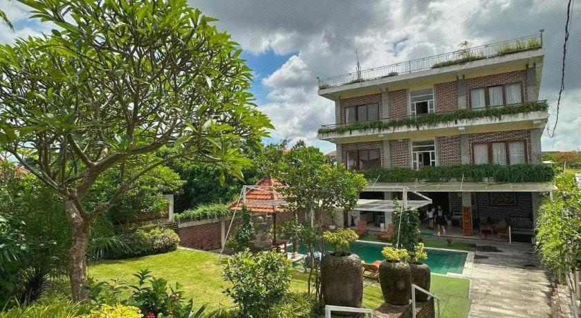 5, Oka's Guest House 2 Batu Bolong, Badung