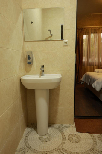 Bathroom 3, GL Cottage, Tskaltubo