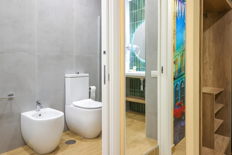 Bathroom 2, Palazzo Rosso Rooms & Suites, Napoli