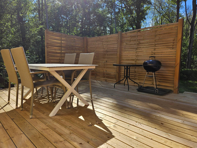 5, Cottage , Private Sauna for 8 people , 1000m garden, Örebro
