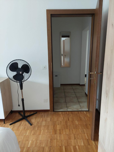 Bedroom 2, Caslano City Apartments, Lugano