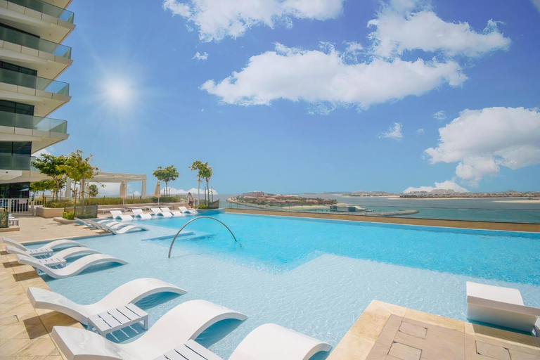 Sport & Beauty 2, HomesGetaway - Luxury 2BR Apartment in Beach Vista, Dubai