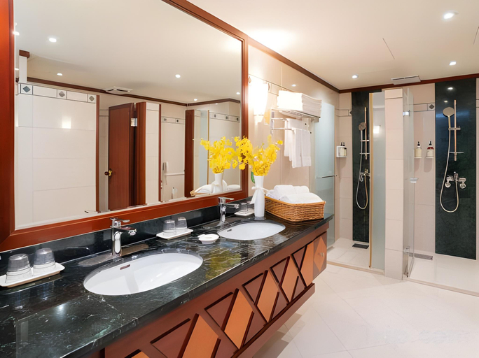 Bathroom 4, Naruwan Hotel, Taitung