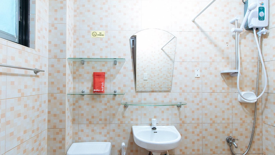 Bathroom 4, Palanan Makati 2, Makati City