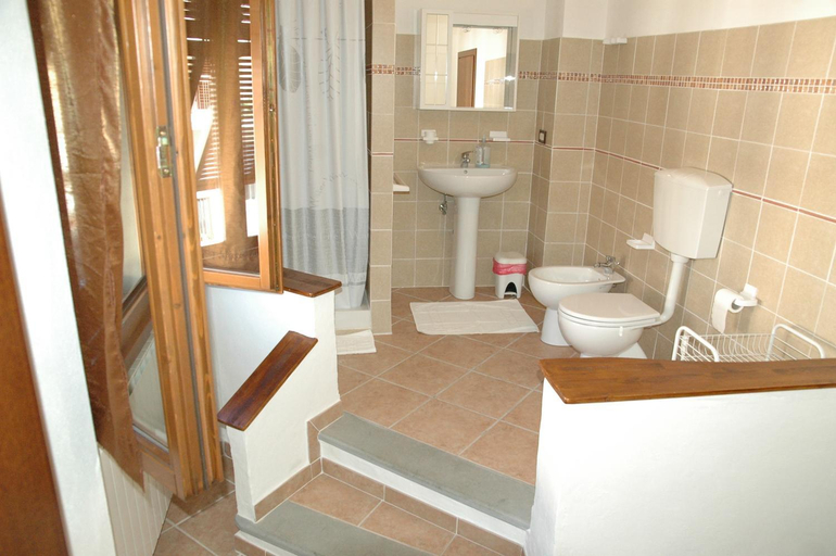 Bathroom 2, Affittacamere La Sosta, Arezzo