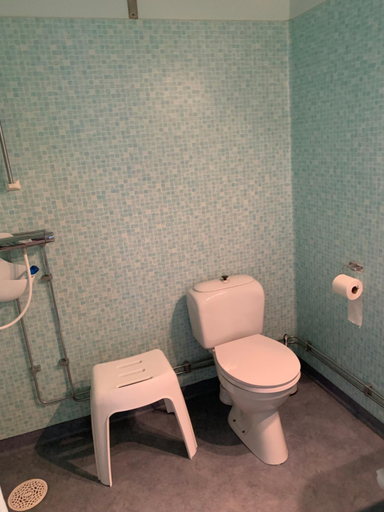 Bathroom 2, Bo pa Bigard Eke Gamla Skola, Gotland