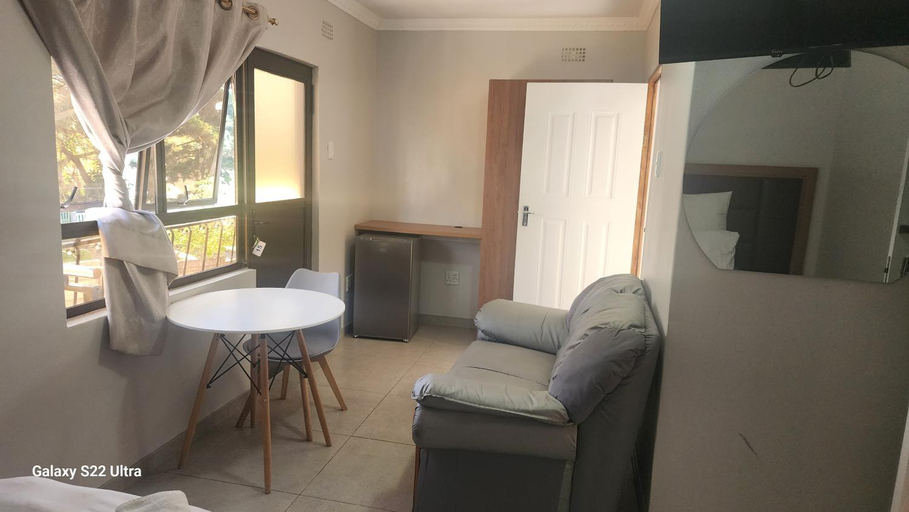 Others 5, I B B Guesthouse, eThekwini