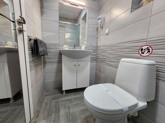 Bathroom 2, PANORAMNA - Guest Rooms, Veliko Tarnovo