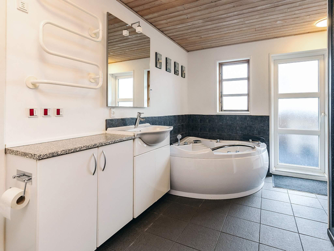 Bathroom 3, person holiday home in Roslev-By Traum, Skive