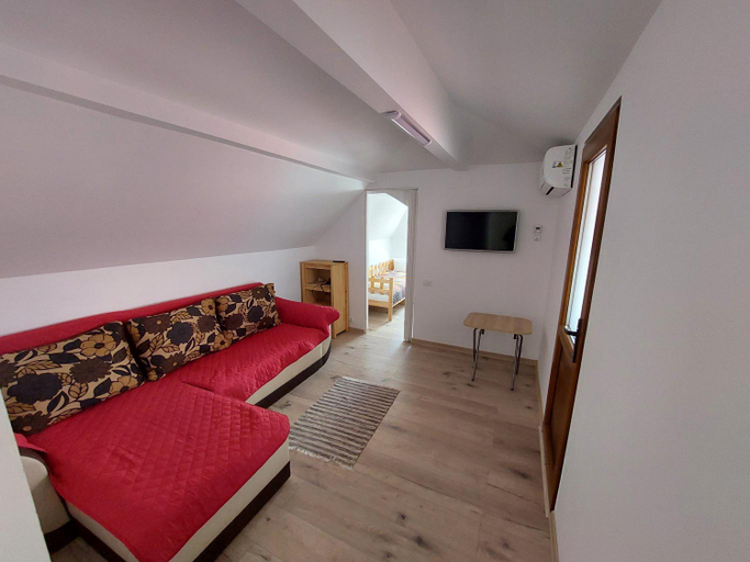 Others 4, Casa Anne, Mangalia