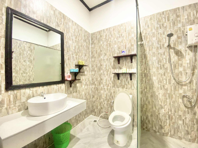 Bathroom 4, Luang Prabang Pavilion Hotel, Luang Prabang