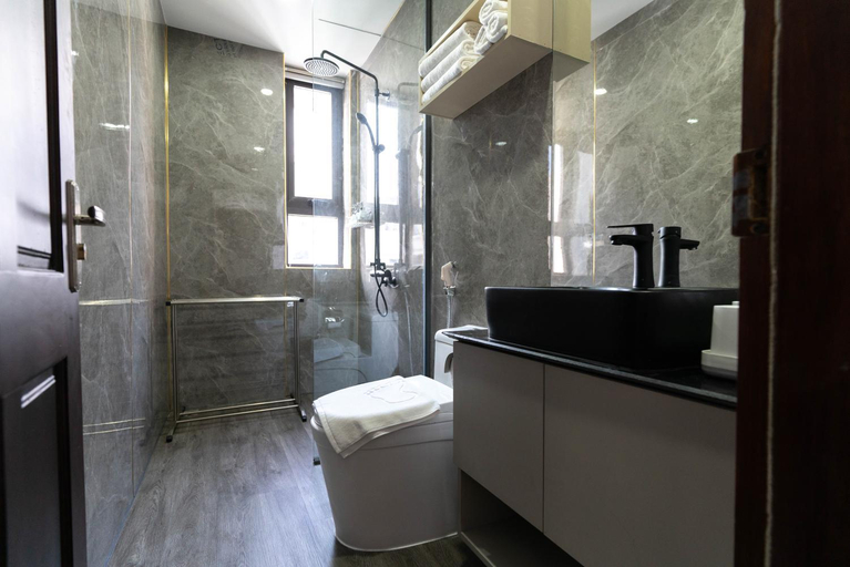 Bathroom 4, Dong Bac Hotel, Da Nang