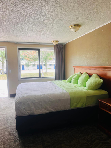 Bedroom 4, Stay-Well Inn, Monroe