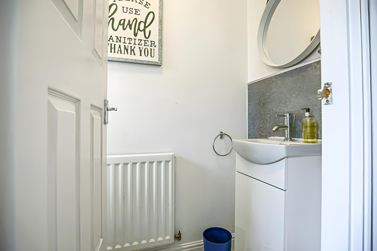 Bathroom 3, Detached House - Free Parking, Garden & Netflix , Milton Keynes
